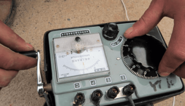 摇表测接地电阻方法是什么，用摇表怎么测接地电阻视频